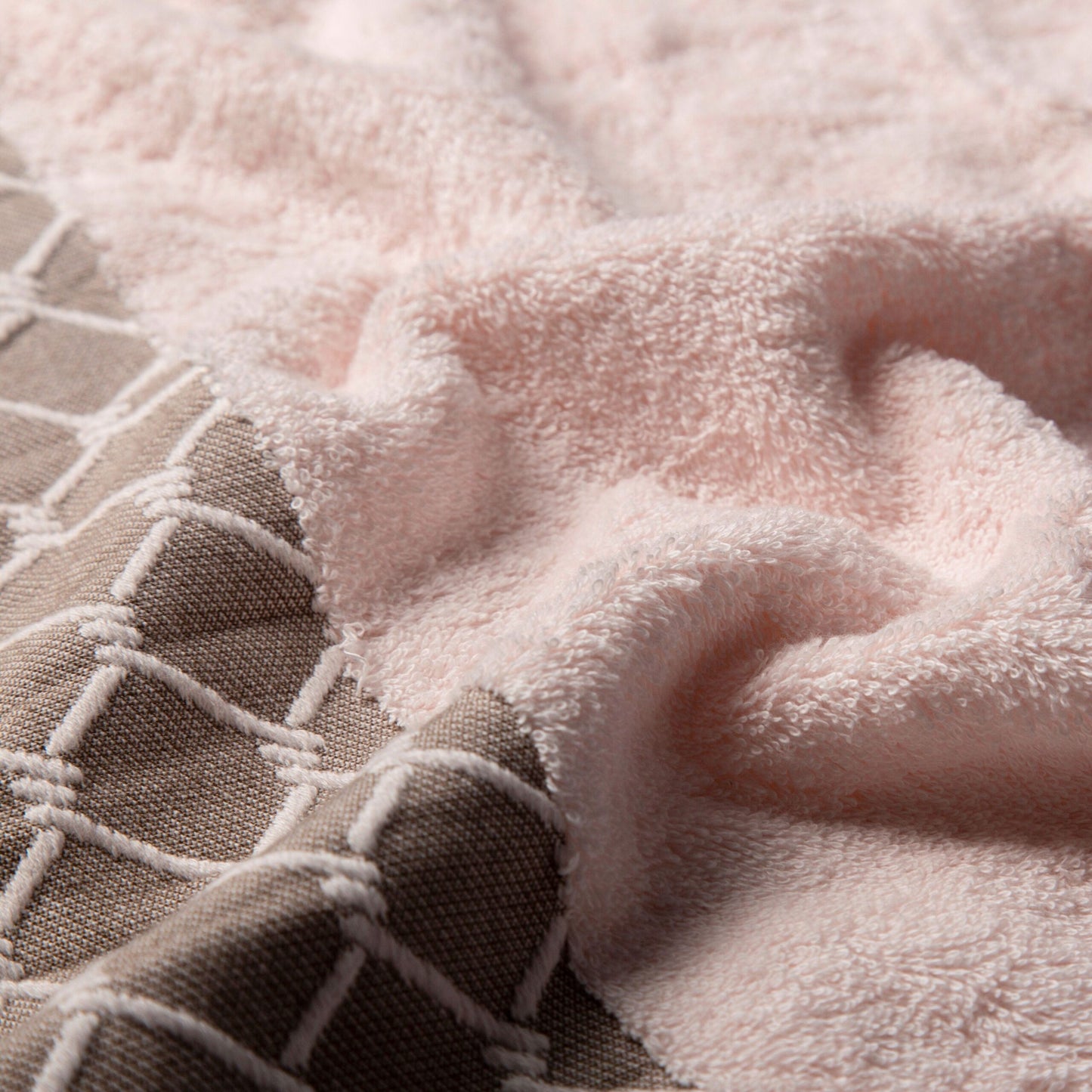 Pubila 1 – Half Face Towel