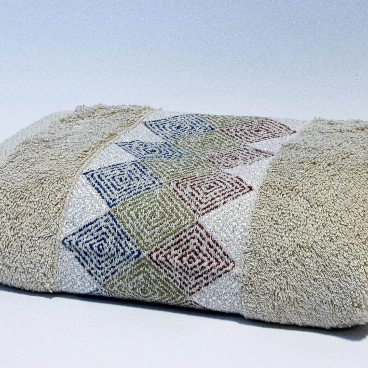 70 cm Donia Towel M (3) Border