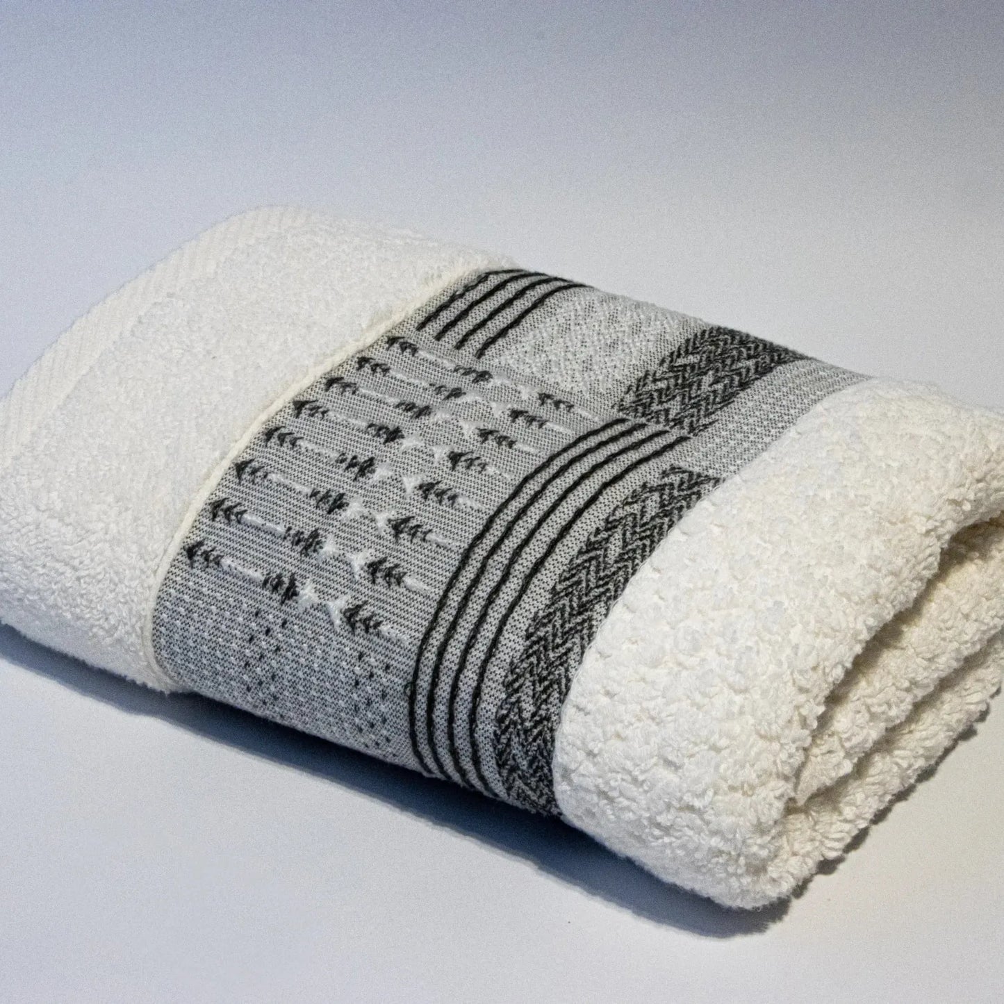 70 cm Donia Towel M (2) Border