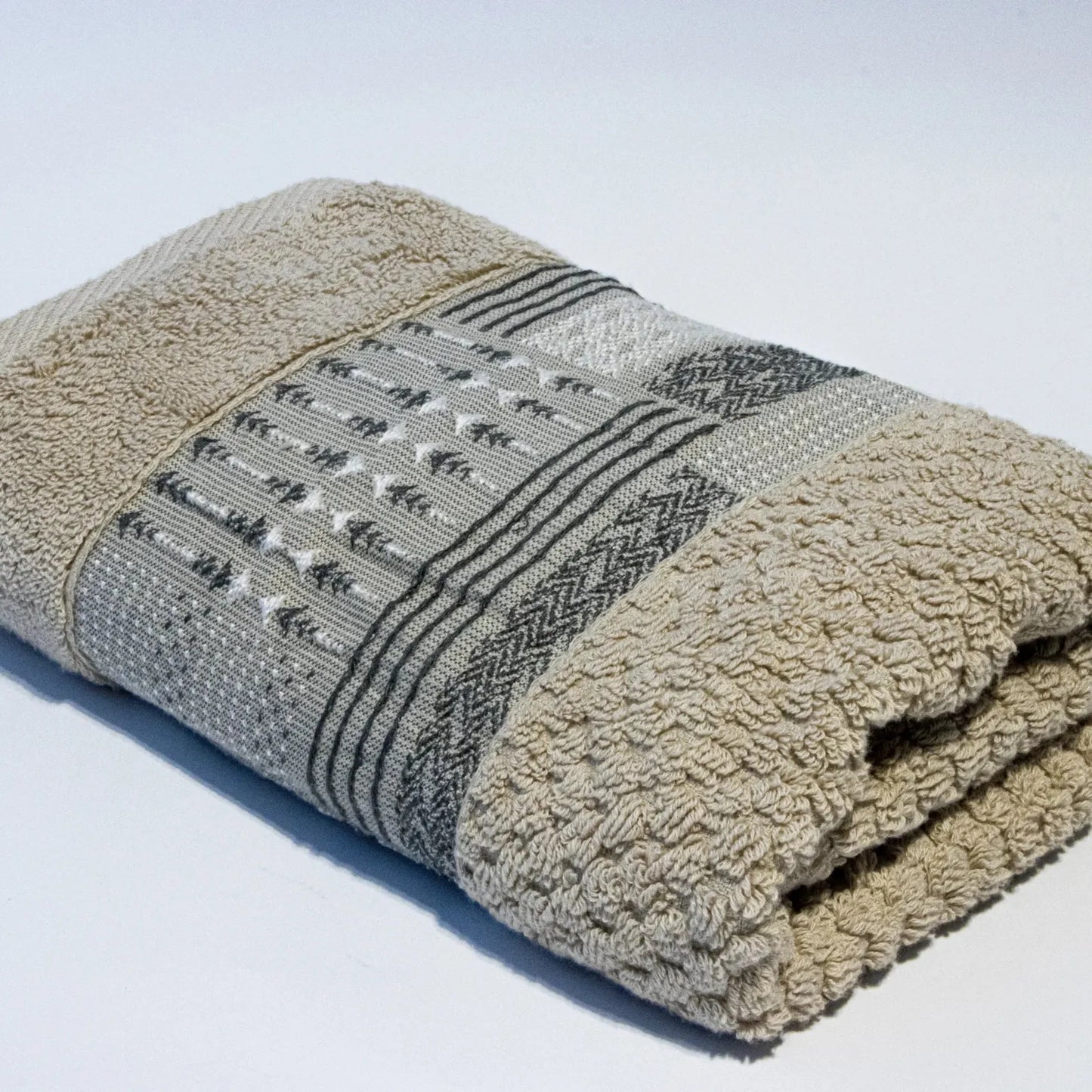 70 cm Donia Towel M (2) Border