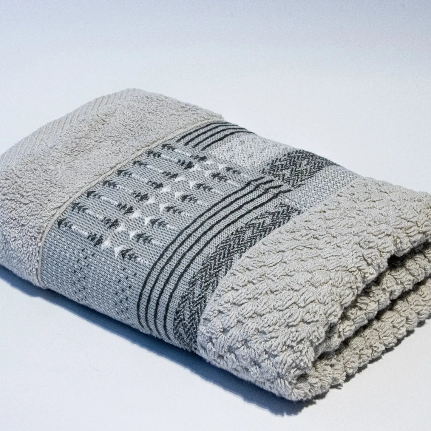 70 cm Donia Towel M (2) Border