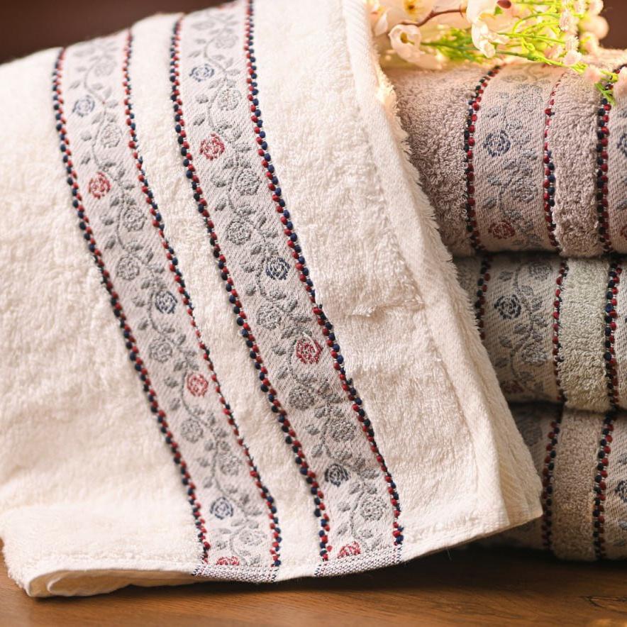 Dolly 6 – Full Bath Towel