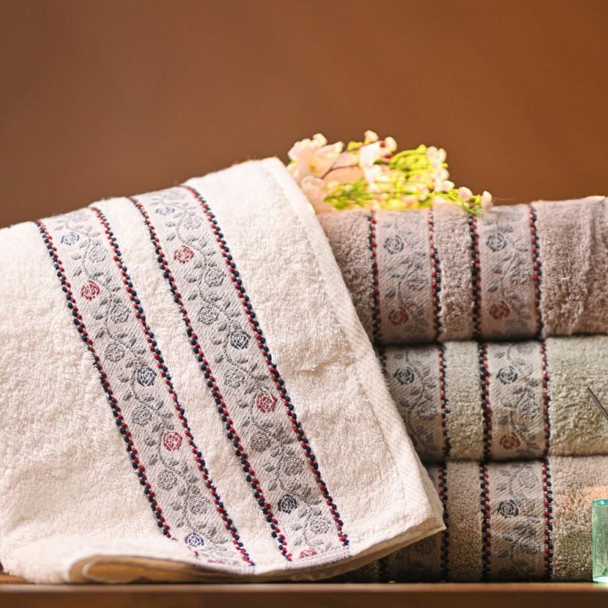 Dolly 6 – Full Bath Towel