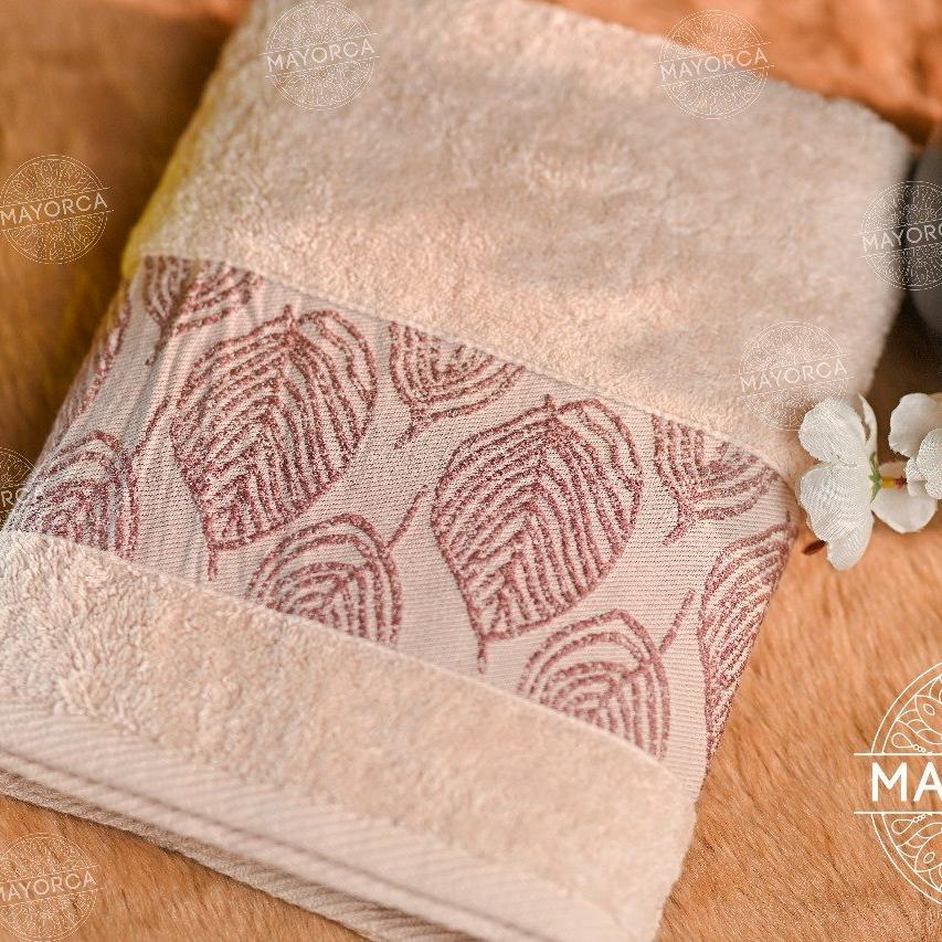 Berlin 2 – Half Bath Towel