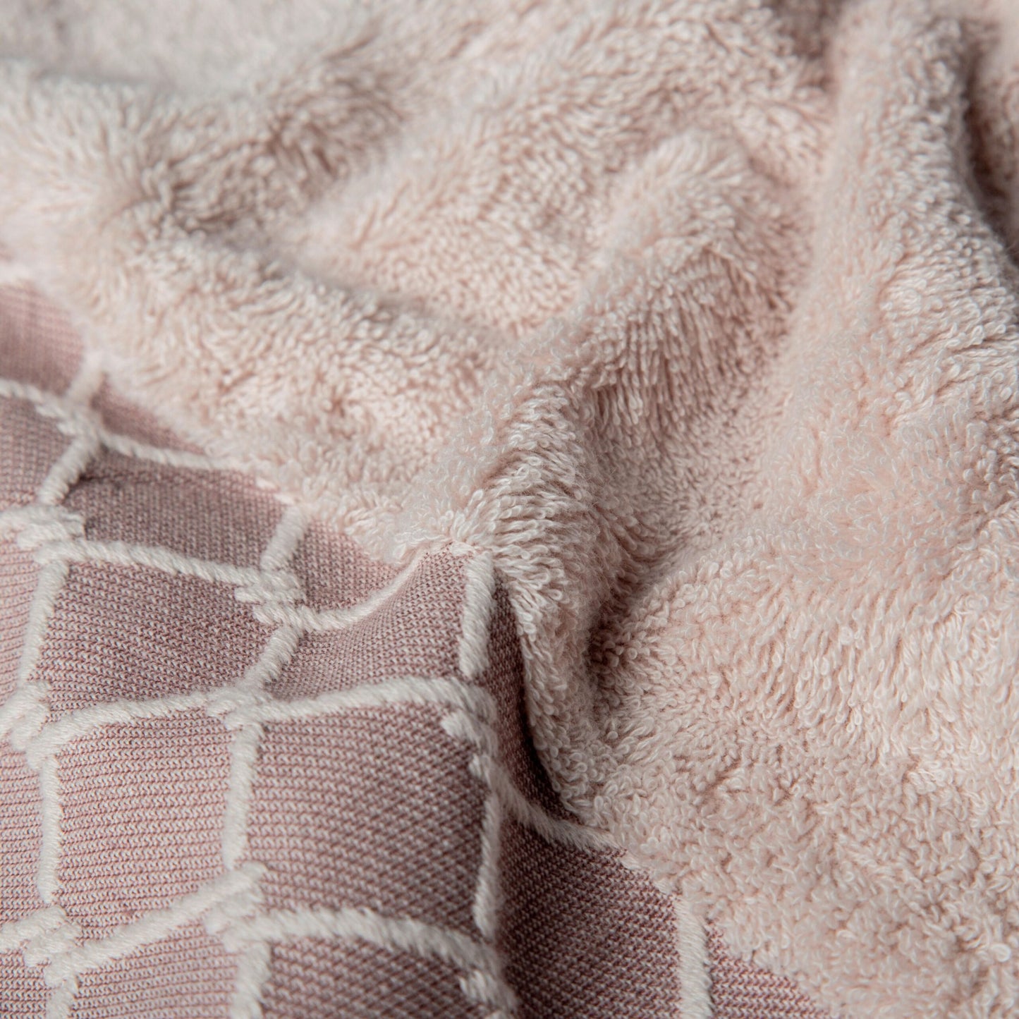 Pubila 1 – Half Face Towel