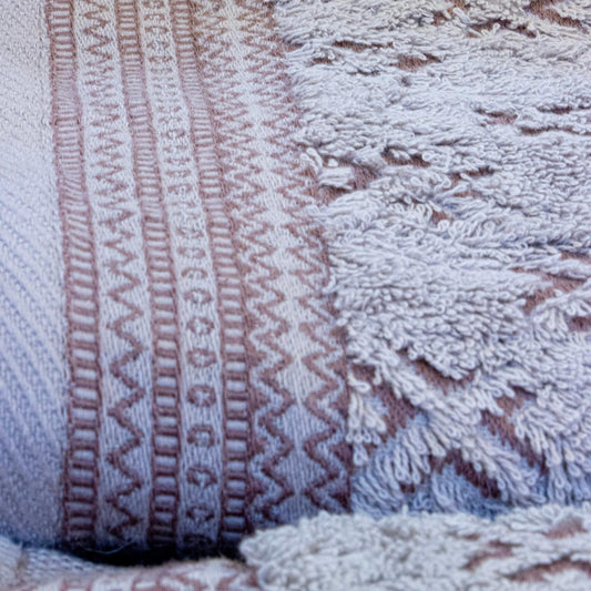 70 cm Bobila Towel M (3) Border