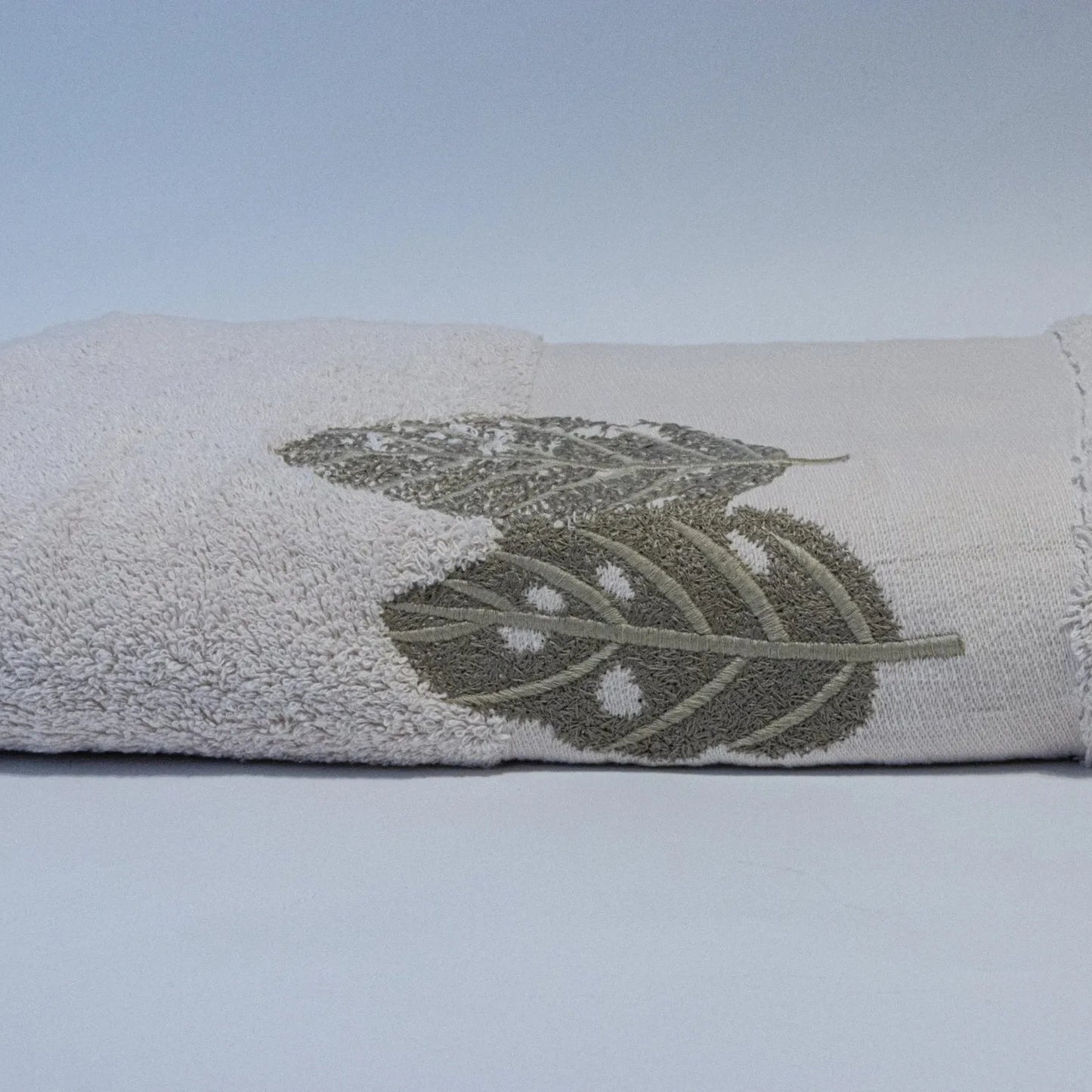 70 cm Nancy Embroidered Towel