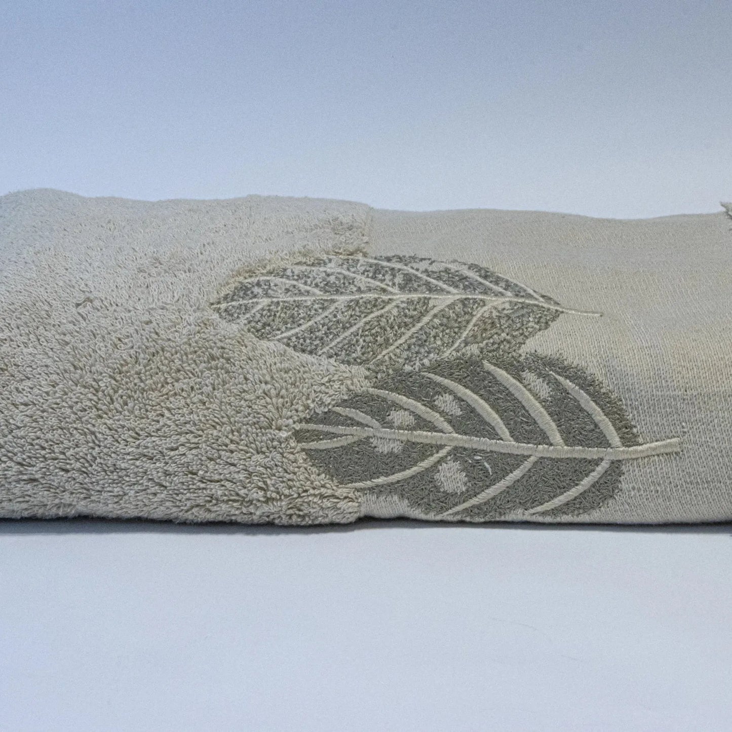 70 cm Nancy Embroidered Towel