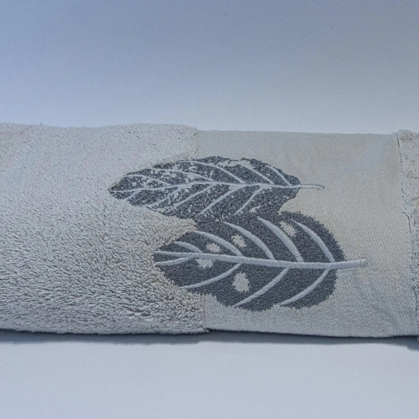 70 cm Nancy Embroidered Towel
