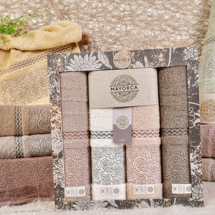 Dolly 2 – Full Bath Towel