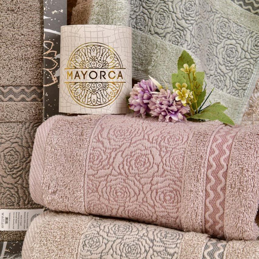 Dolly 2 – Full Bath Towel