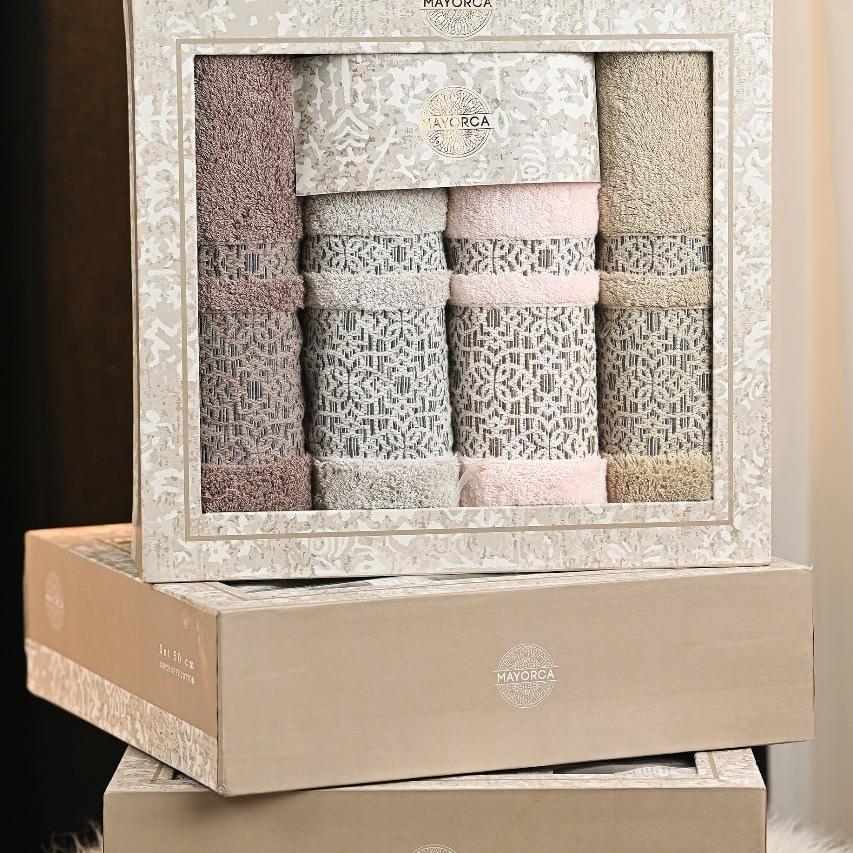 Dolly 5 – Full Bath Towel