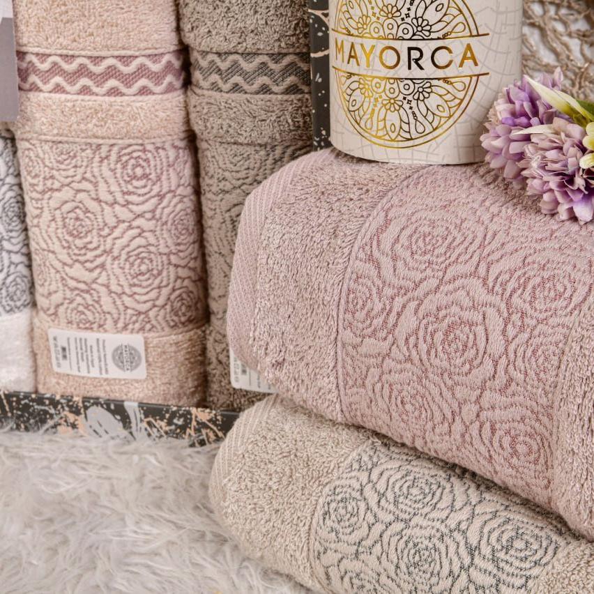 Dolly 2 – Full Bath Towel