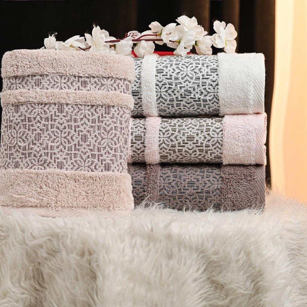 Dolly 5 – Full Bath Towel