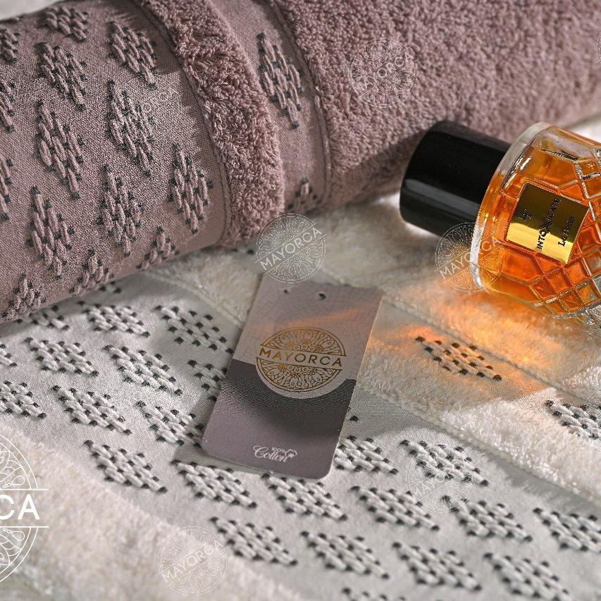 Berlin 1 – Full Bath Towel